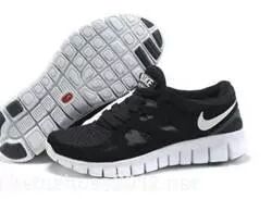 all black nike running shoes womens