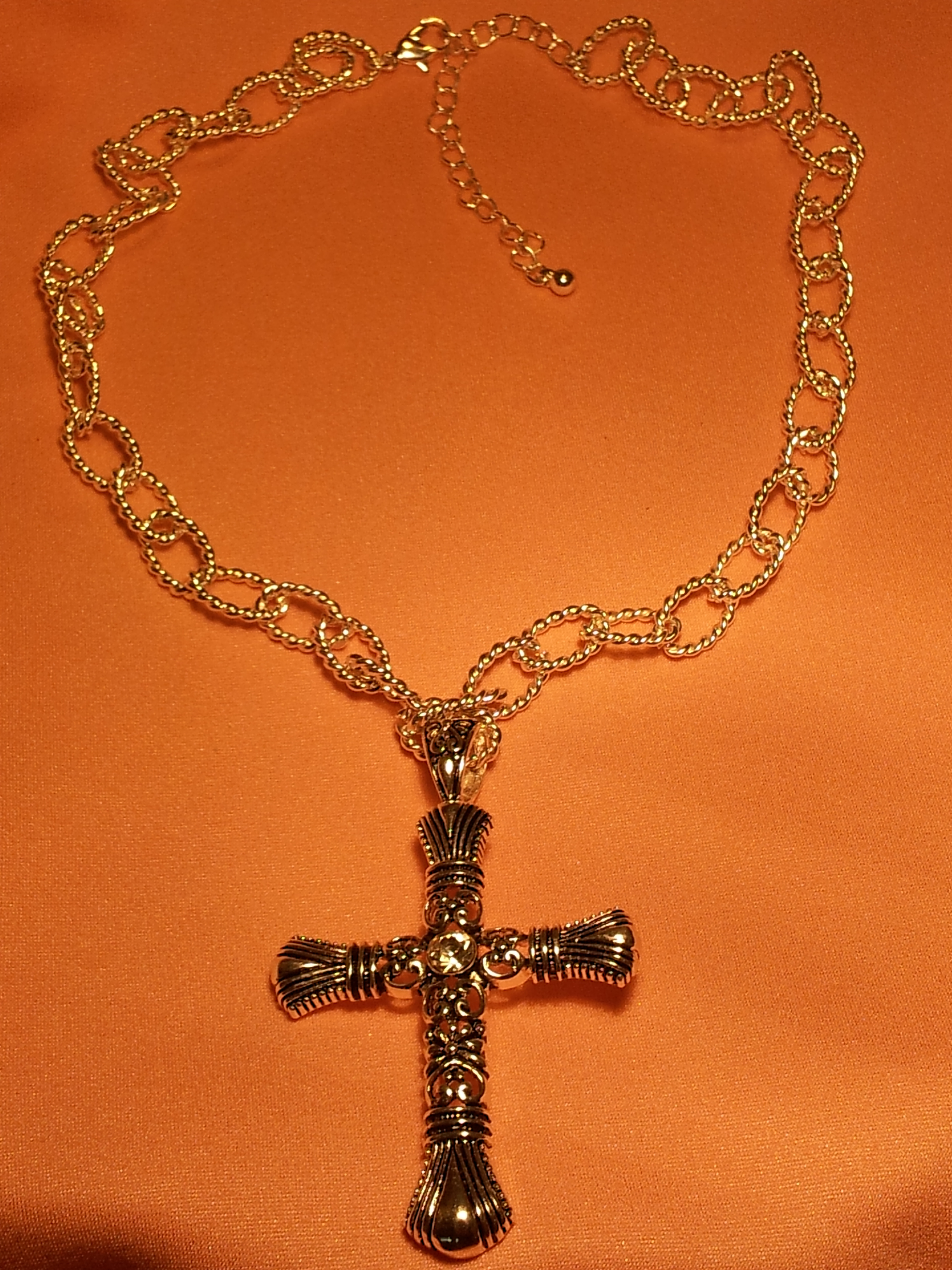 Loop Necklace with Cross