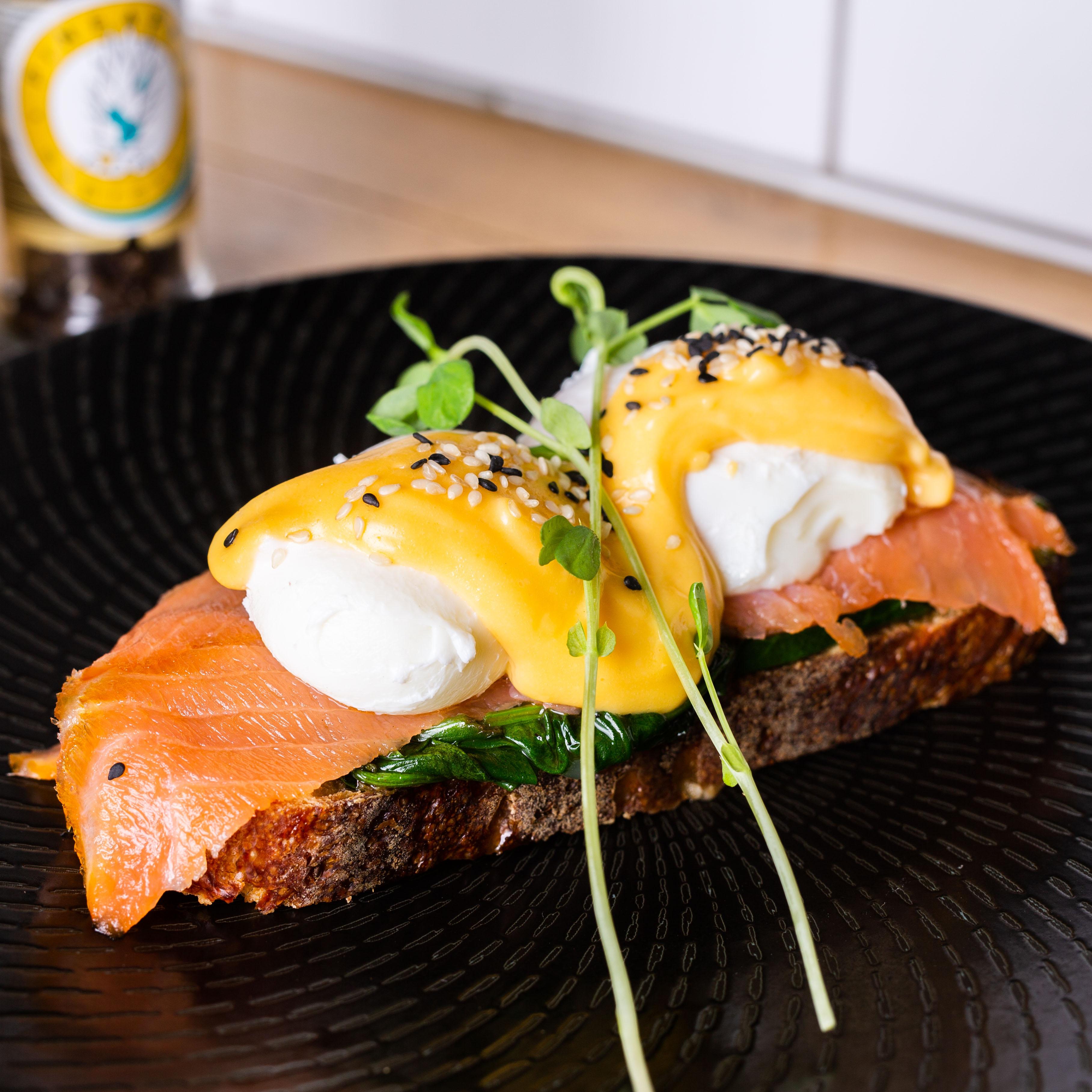 Eggs Benedict - SALMON
